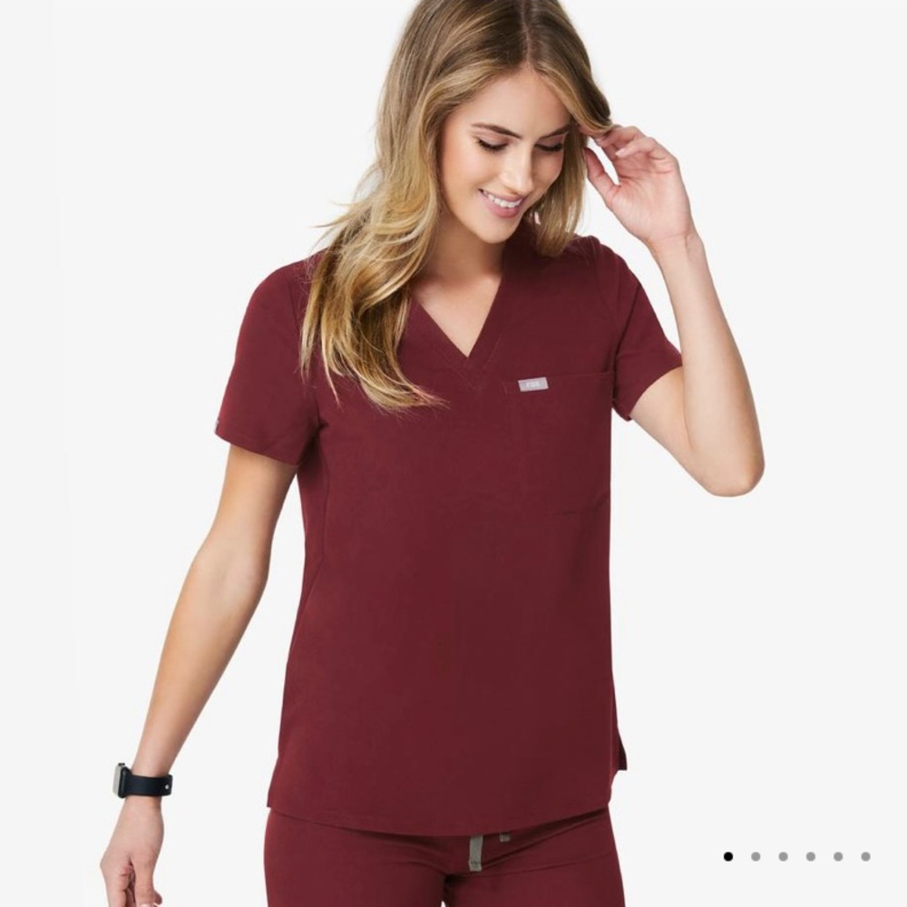 Figs Catarina One Pocket Scrub Top | M | Burgundy